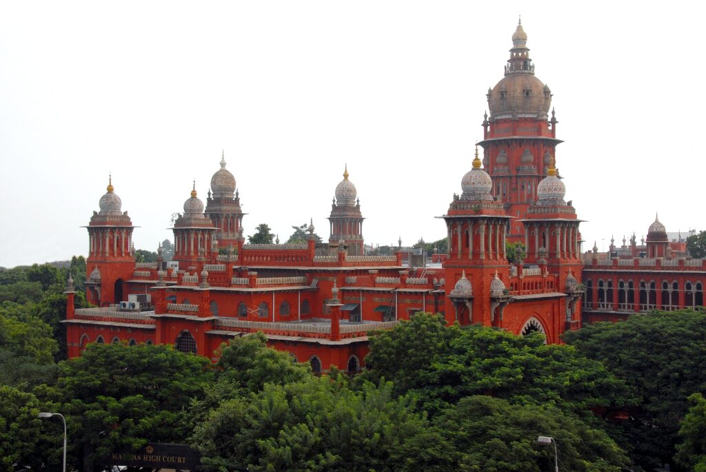ஆக்கிரமிப்பு நிலத்தில் கருணாநிதி சிலை அமைக்கும் ஏ. வ வேலு – தடை விதித்து ஐகோர்ட் அதிரடி உத்தரவு !