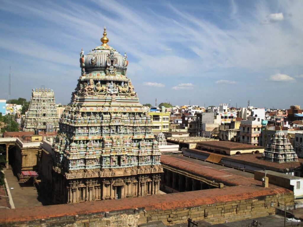 மதுரையில் பரபரப்பு; கோவில் திருவிழாவில் தீ விபத்து !