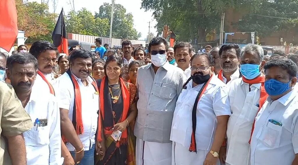 திமுக ஆலோசனை கூட்டத்தில் மோதல் ! 2 பேர் மண்டை உடைப்பு – தேனியில் பரபரப்பு !