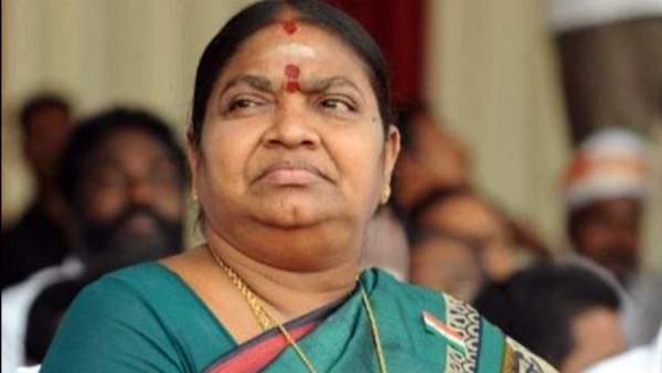 அதிமுகவை பிளவுப்படுத்த நினைக்கிறார் ஓபிஎஸ் – முன்னாள் அமைச்சர் வளர்மதி !