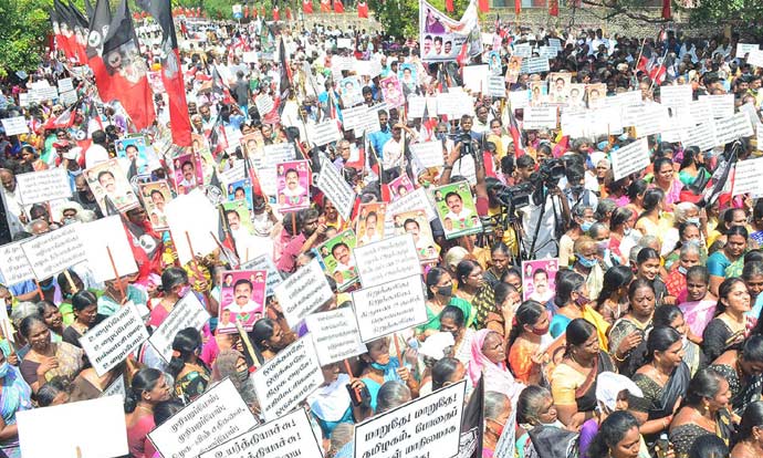மின்கட்டண உயர்வை கண்டித்து அதிமுகவினர் ஆர்ப்பாட்டம் – பலத்த போலீஸ் பாதுகாப்பு !