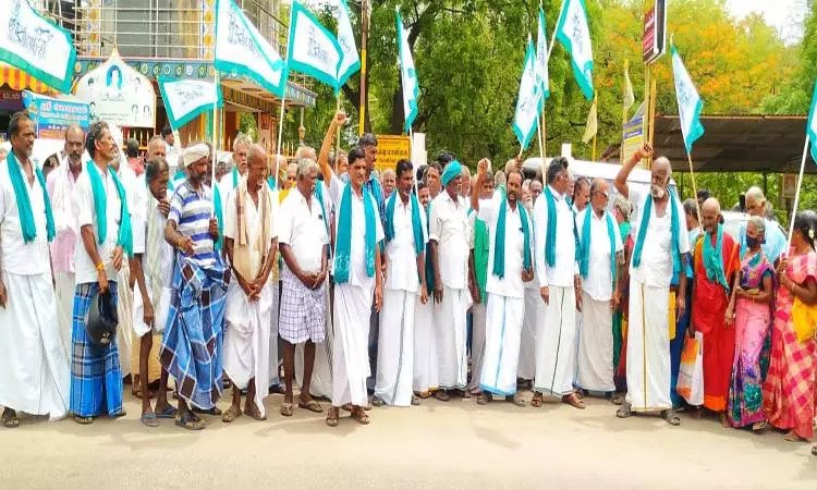 கோவில்பட்டி : தமிழ் விவசாய சங்கத்தினர் போராட்டம் !