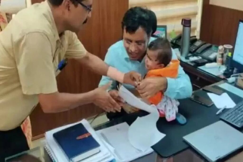 சத்தீஸ்கரில் 10 மாத குழந்தைக்கு ரயில்வே வேலை – இந்திய ரயி்ல்வே துறை !