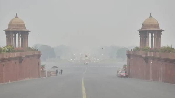 டெல்லியில் டீசல் லாரிகளுக்கு தடை – காற்று தர மேலாண்மை ஆணையம்!
