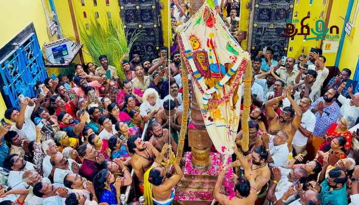 குலசேகரன்பட்டினம் முத்தாரம்மன் தசரா திருவிழா இன்று கொடியேற்றத்துடன் தொடங்கியது