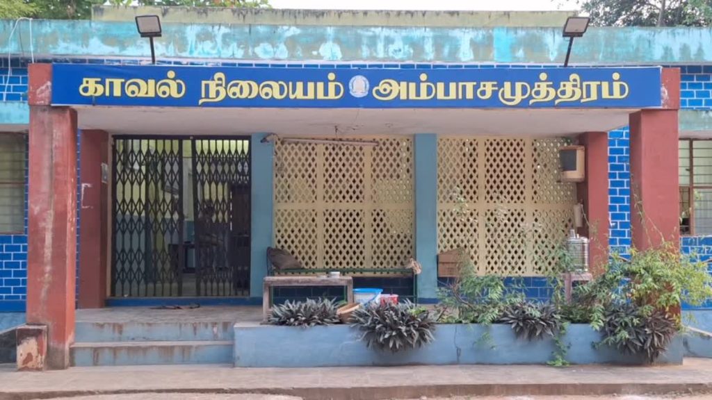 சிறுவனுக்கு அரிவாள் வெட்டு- காவல் துறையினர் விசாரணை